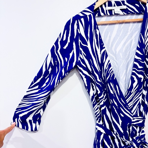 DIANE VON FURSTENBERG Blue zebra wrap dress - Picture 8 of 11